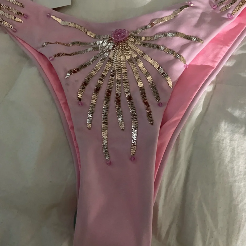 OCEANUS URSULA Pink Bikini Set with Gold Details - Picture 7 of 8